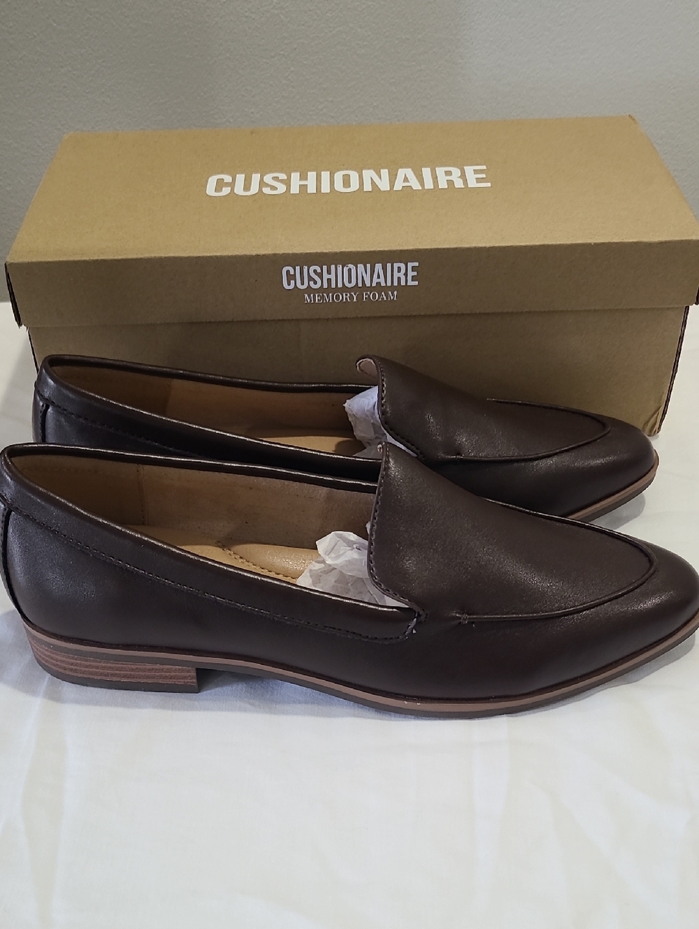 NIB Cushionaire Brown Vegan Faux Leather Slip-On Loafers Chocolate brown 8.5/9*